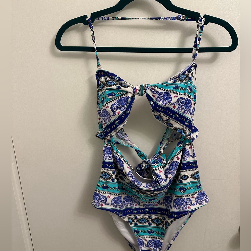 Cupshe cutout one piece